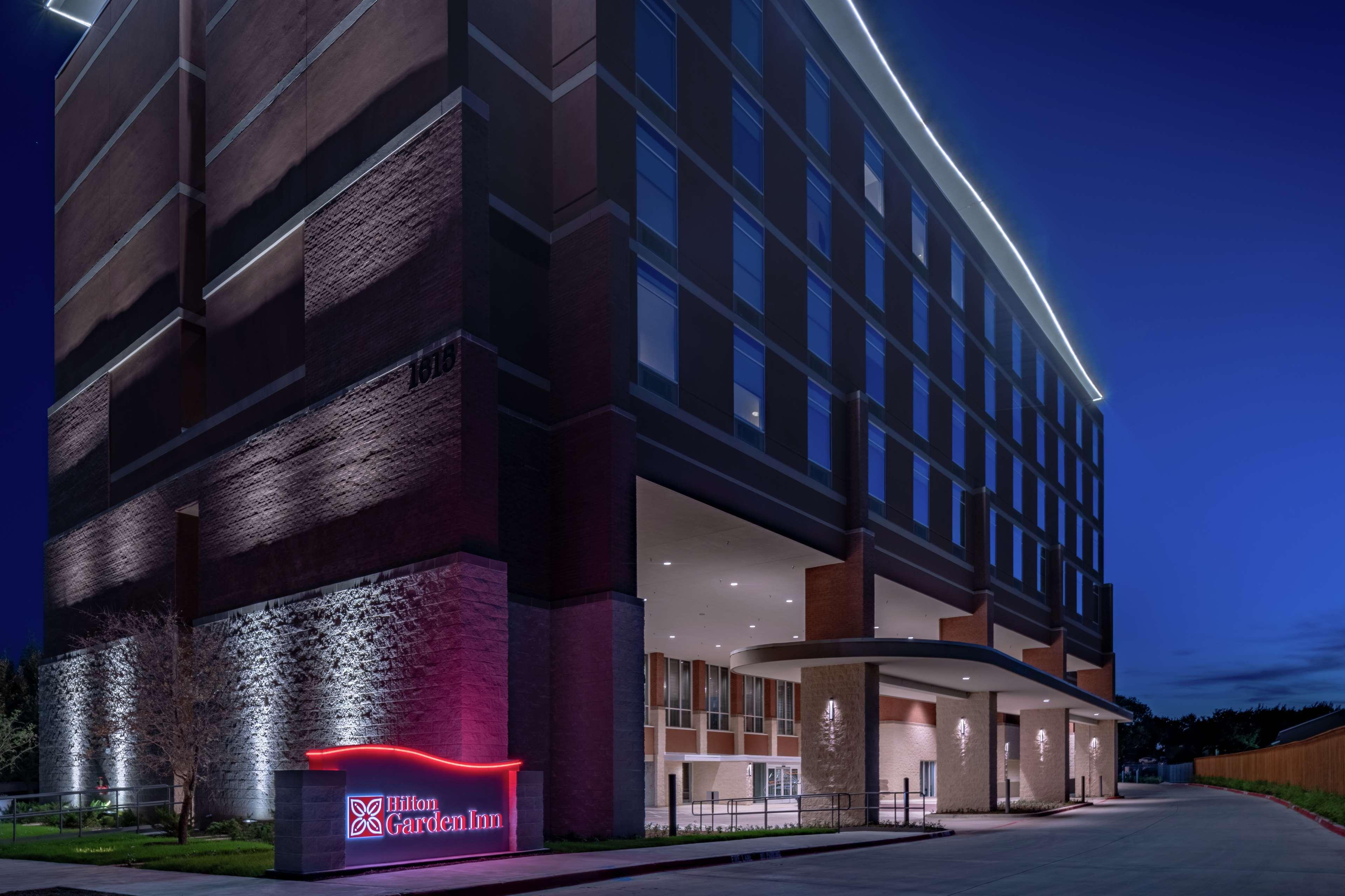 Hilton Garden Inn Dallas At Hurst Conference Center Exterior photo