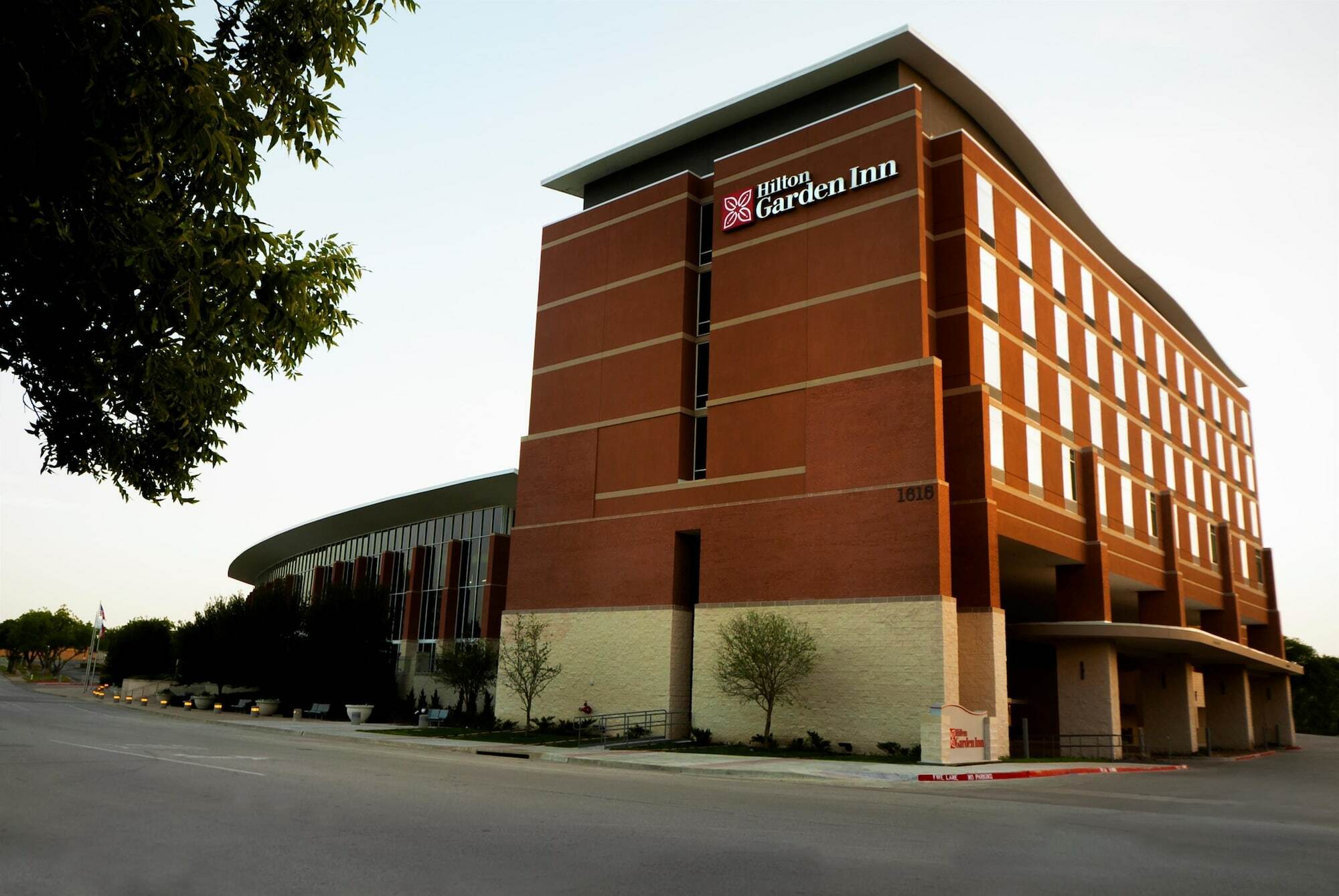 Hilton Garden Inn Dallas At Hurst Conference Center Exterior photo